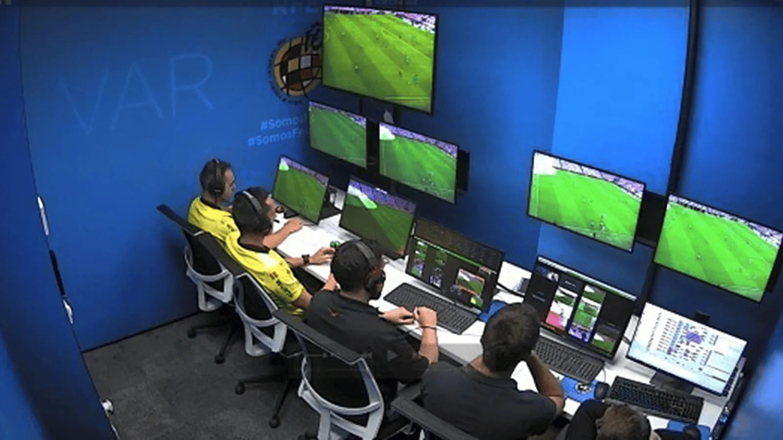 中国体育平台-前裁判：VAR怕出错不敢介入，球员察觉后场上什么都可能发生